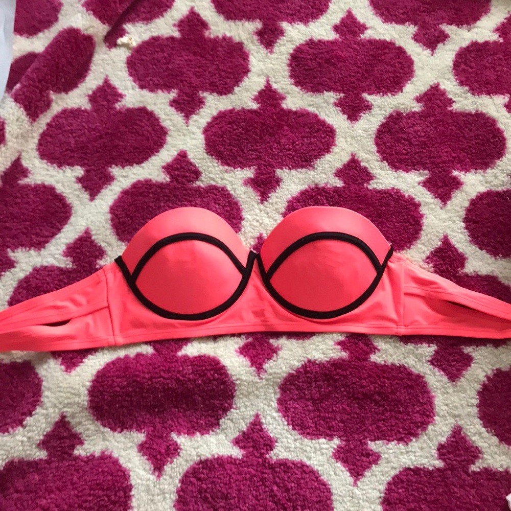 Xhiliration strapless bikini top